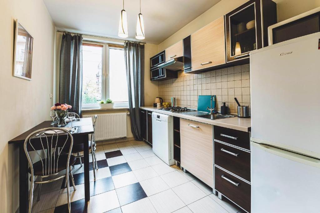 Apartament Niecala Queens Superior Люблин Экстерьер фото